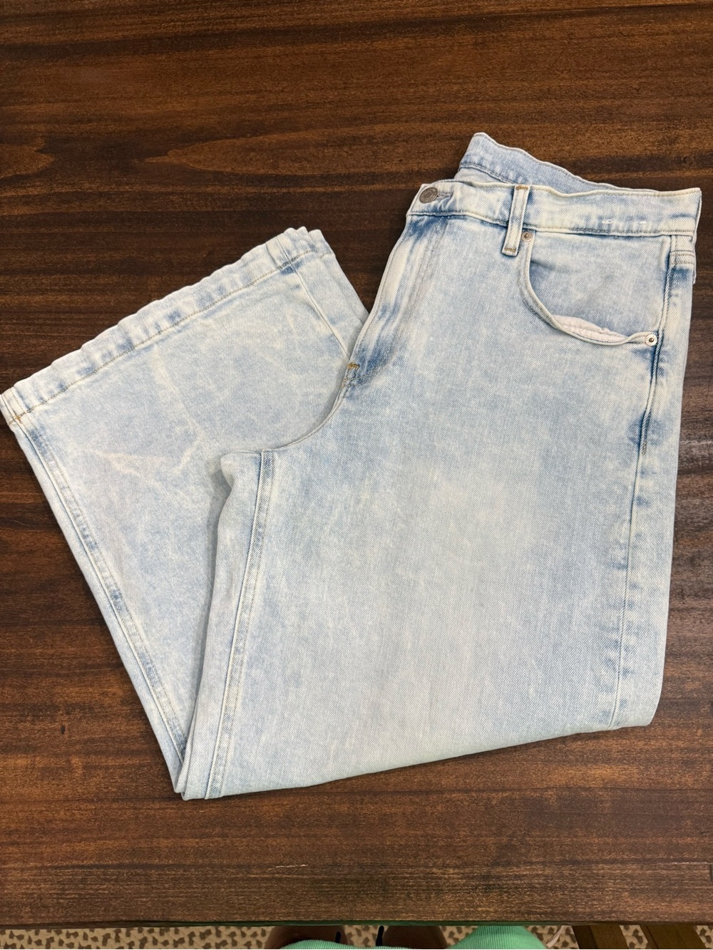 GAP Women's High-Rise Jeans in Light Blue Wash